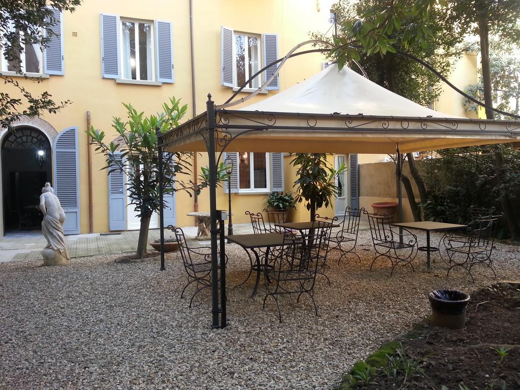 Апартаменты Little Garden Donatello Флоренция Экстерьер фото