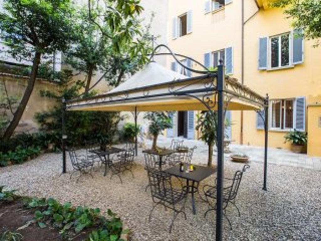 Апартаменты Little Garden Donatello Флоренция Экстерьер фото